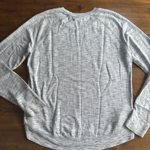 Athleta Heathered Grey Long Sleeve Top size xs - Picture 4 of 4